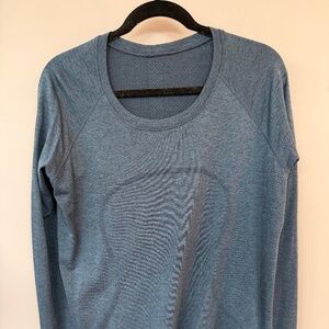 Lululemon Swiftly Long Sleeve Shirt 2.0 in Navy/Iron Blue size 14